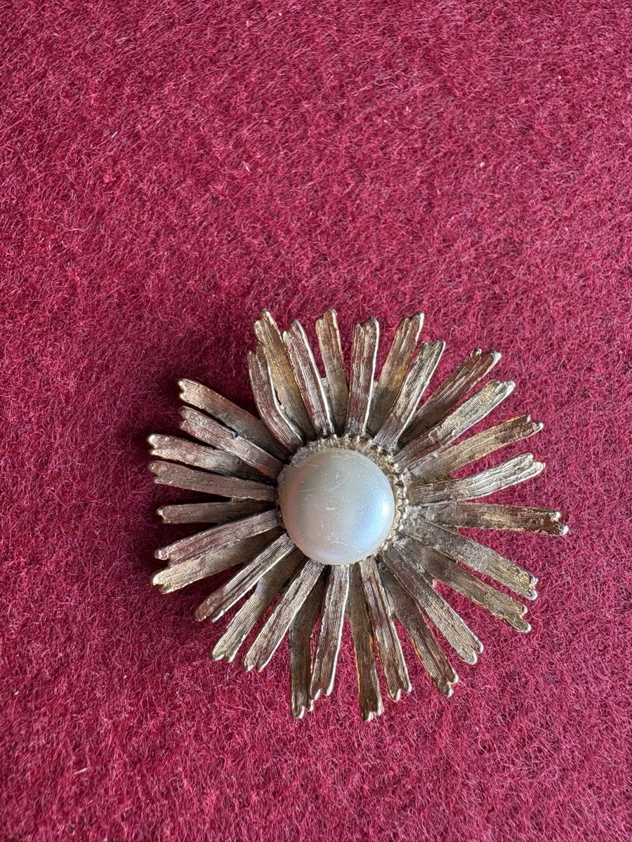 Spille & Fermagli: Schöne Brosche Anhänger  4 cm - ca 17 Gramm – Usato da Embrach venduto da mays