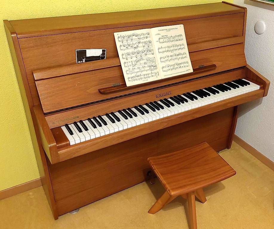 Strumenti musicali: Schulklavier 100% gewartet und gestimmt – Usato da Brittnau venduto da Cgs128