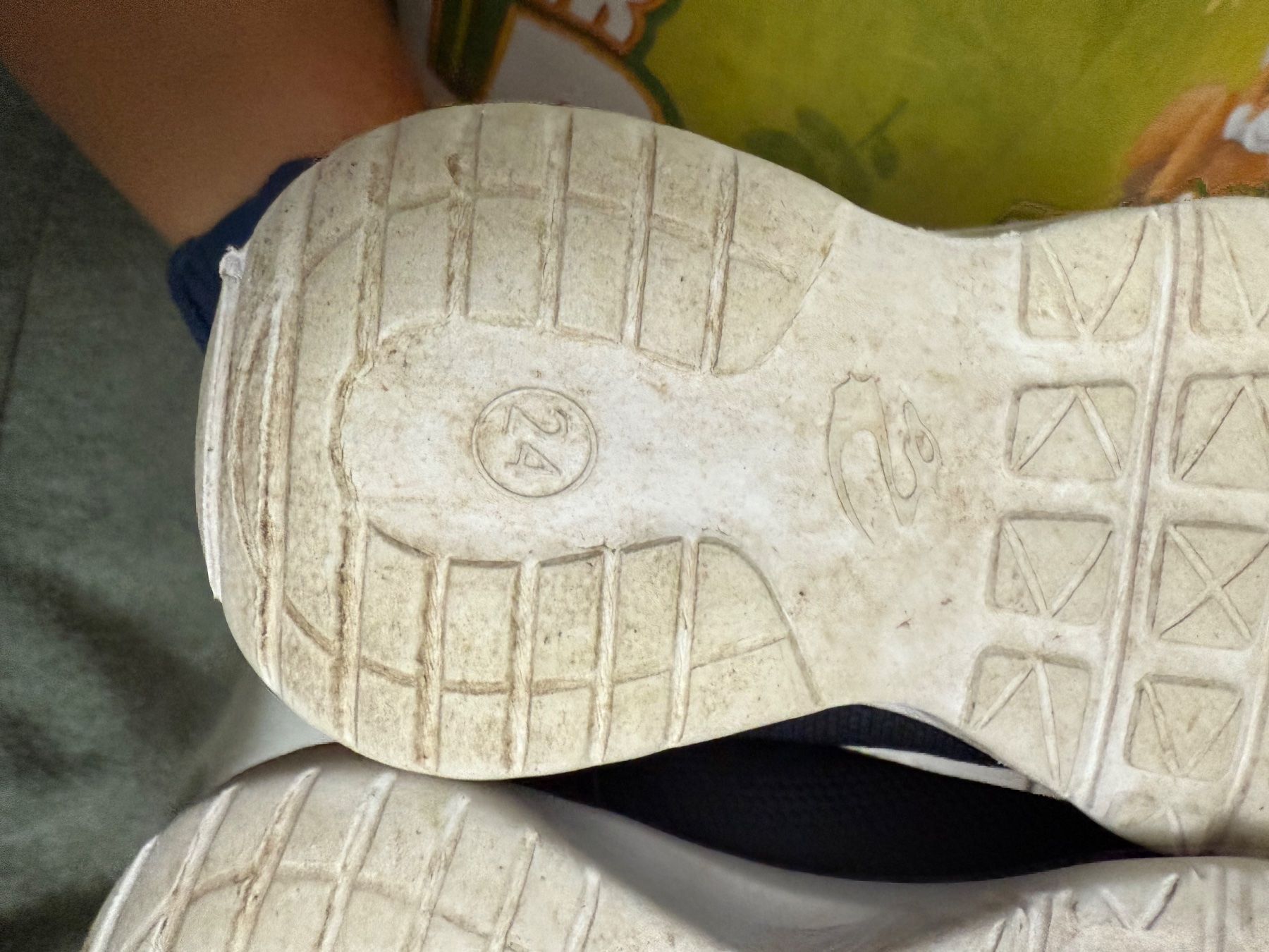 Schuhe für Jungen: Kinder Turnschuhe, Grösse 24 – Gebraucht aus Bellach von S.Kyra 1