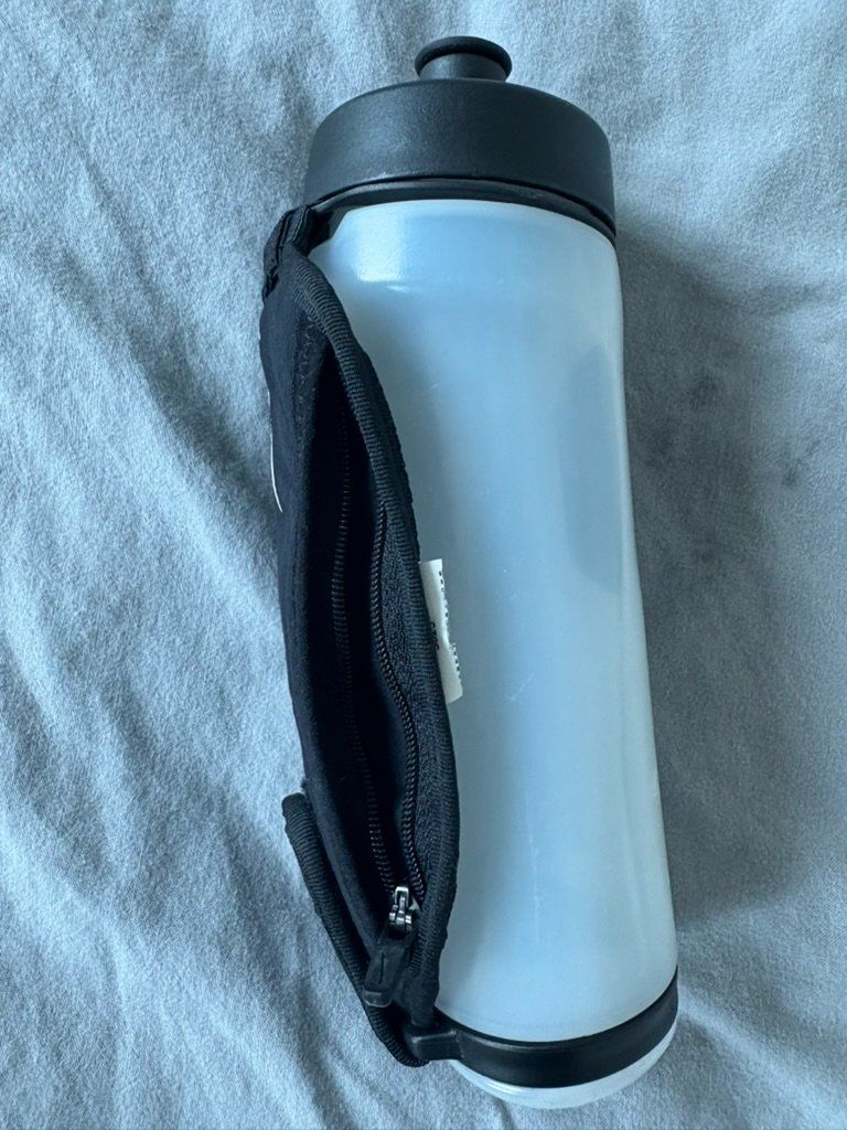 Nike Trinkflaschen & Thermosflaschen: Nike Trinkflasche mit Henkel – Gebraucht aus Zürich von henridv 4