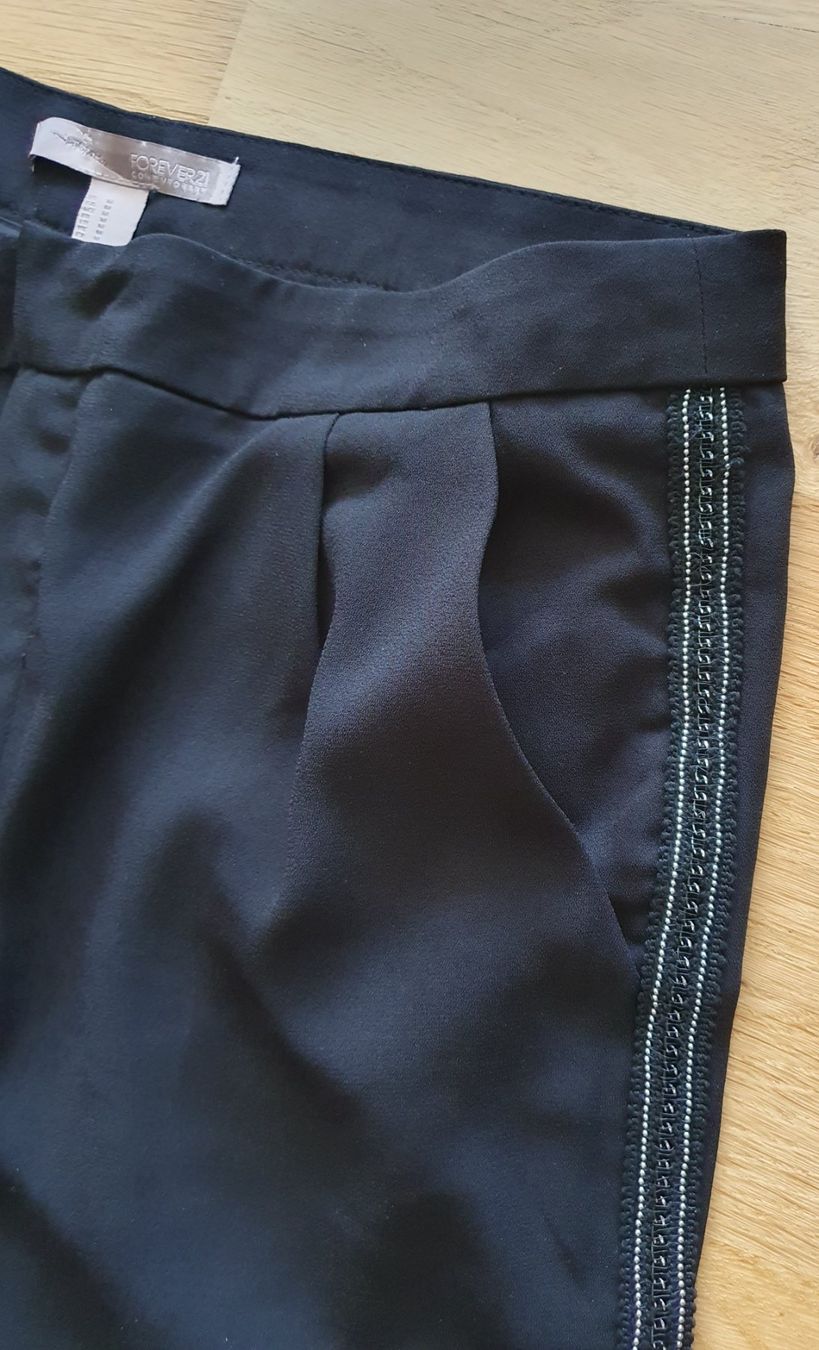 Hosen: Pantalon noir élégant -  Forever21 - Taille M – Gebraucht aus Court von Jovi2 2