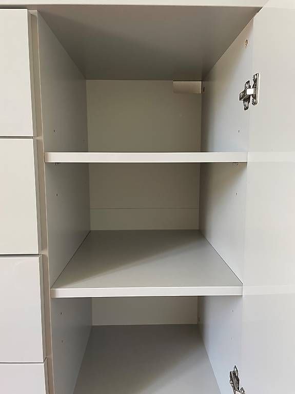 Ikea Commodes: IKEA BORKENES Kommode hellgrau Hochglanz – D'occasion à Winterthur par cni_2m88 1