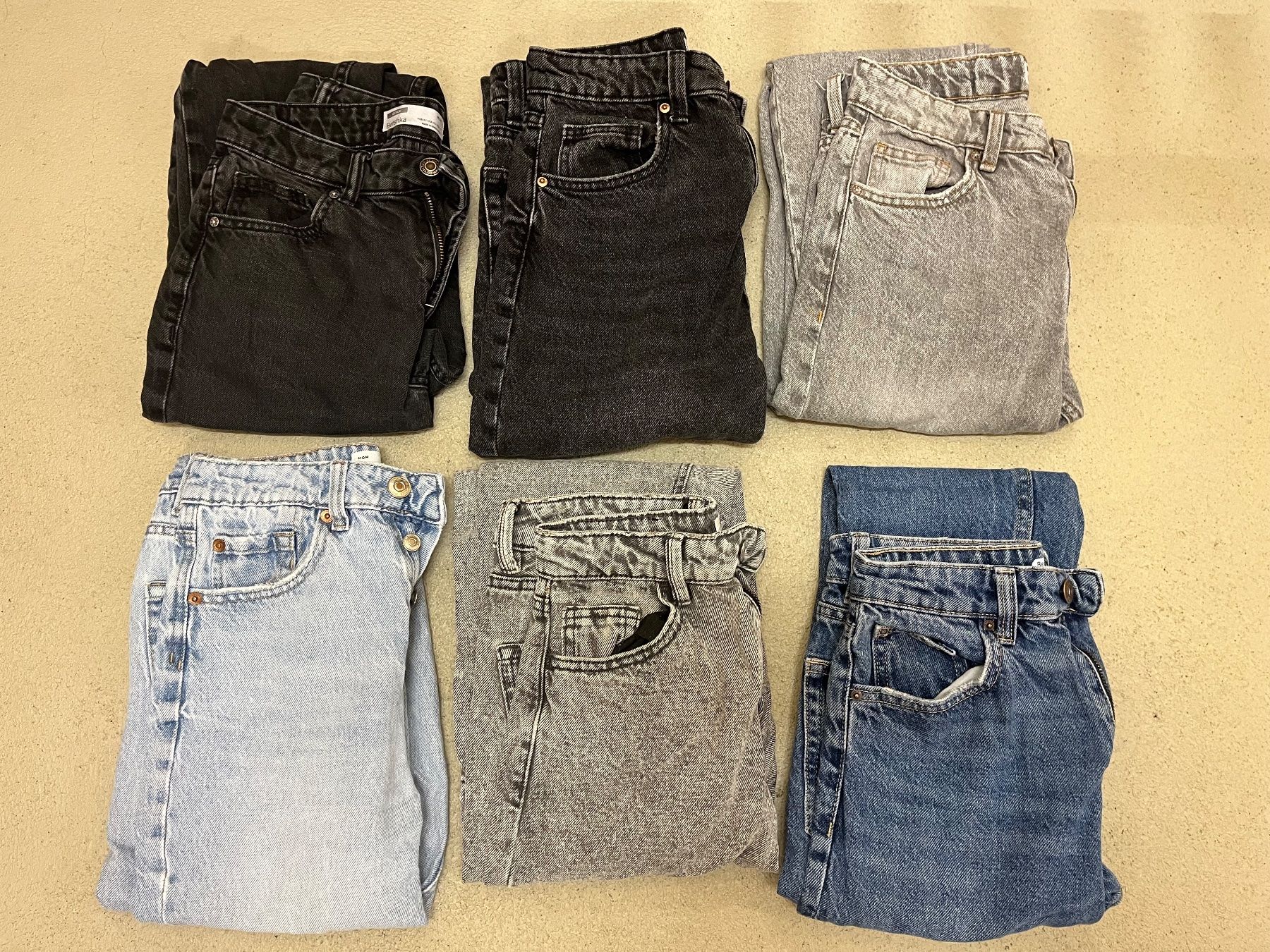 Bershka Jeans: Div. Jeans günstig zu verkaufen – Neu (gemäss Beschreibung) aus Obfelden von MonaMona00