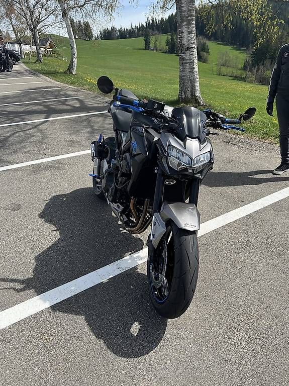 Strada: Kawasaki Z900  – Nuovo e nell'imballaggio originale da Lauerz venduto da Driver9901 1