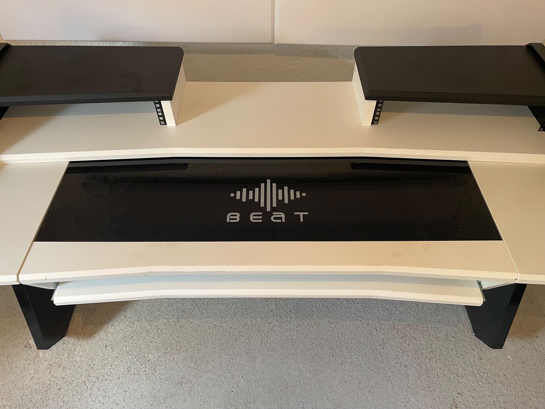 Musikinstrumente: Studiotisch / Studiodesk Beat – Gebraucht aus Horgen von goldfinger1 4