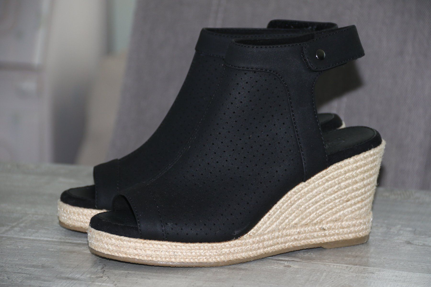 Scarpe da donna: Neue schöne Schuhe / Sandalen Gr.38 – Nuovo (secondo la descrizione) da Oberwil-Lieli venduto da Svetlana28 4