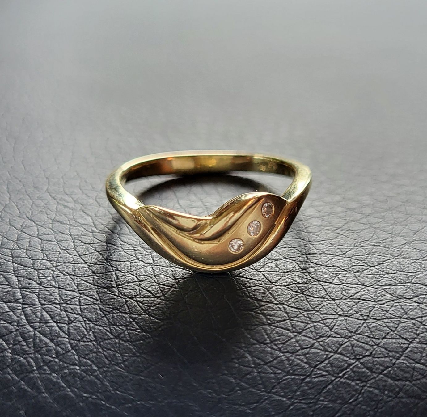 Anelli: Gold 585 Ring Mit Brillanten – Usato da Wald ZH venduto da Dasilver