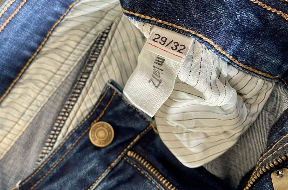 Jeans: schöne Bootcut Jeans Gr. 29/32 – D'occasion à Buchrain par Sunny026 4