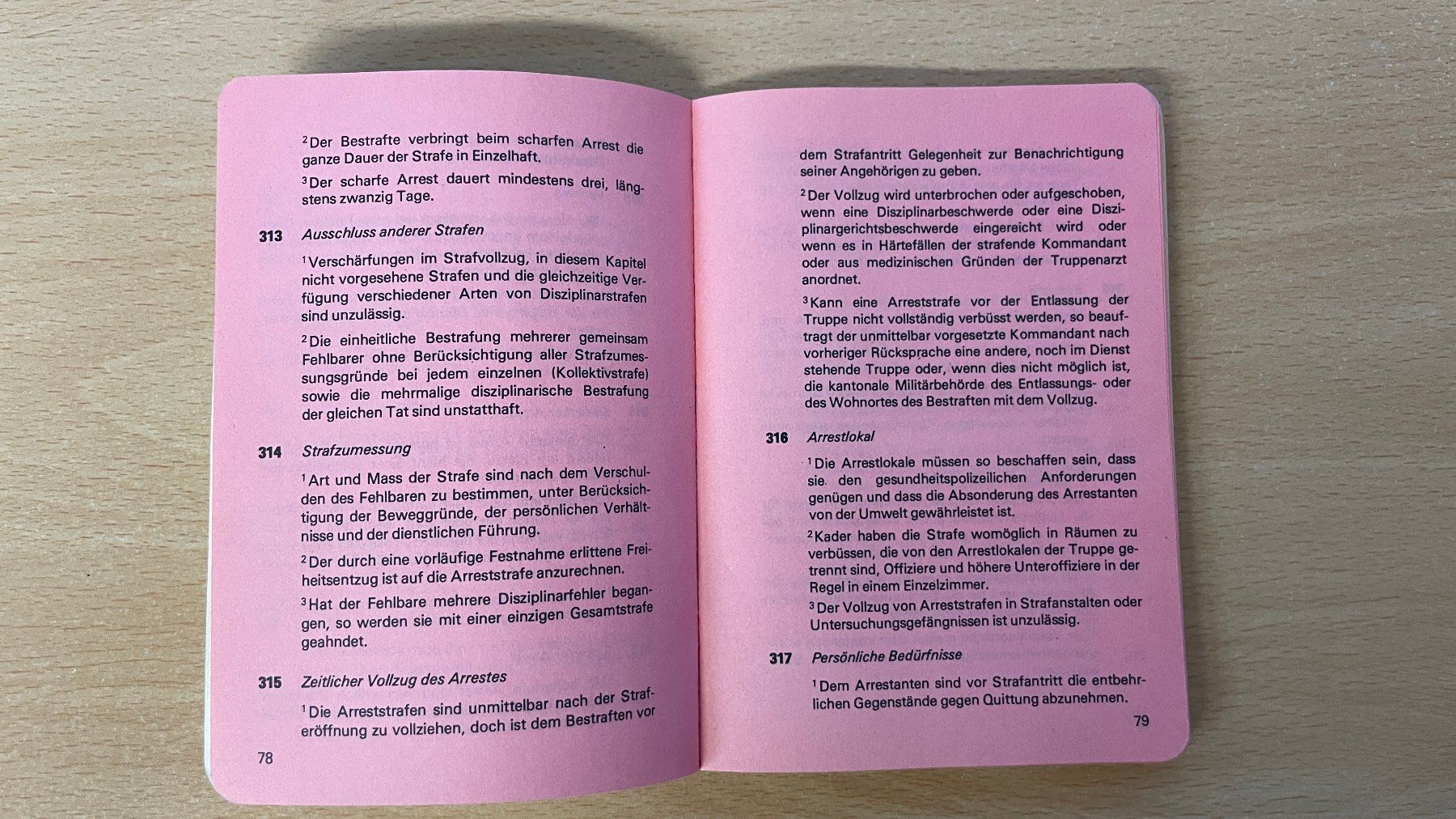 Libri: DR Dienstreglement Schweizer Armee VA 80 - 1980 – Usato da Glattfelden venduto da cybermaxx 8