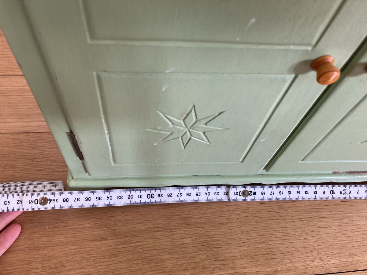 Giocattoli: Puppenschrank Apotheke Holz – Usato da Wallisellen venduto da snoway 7