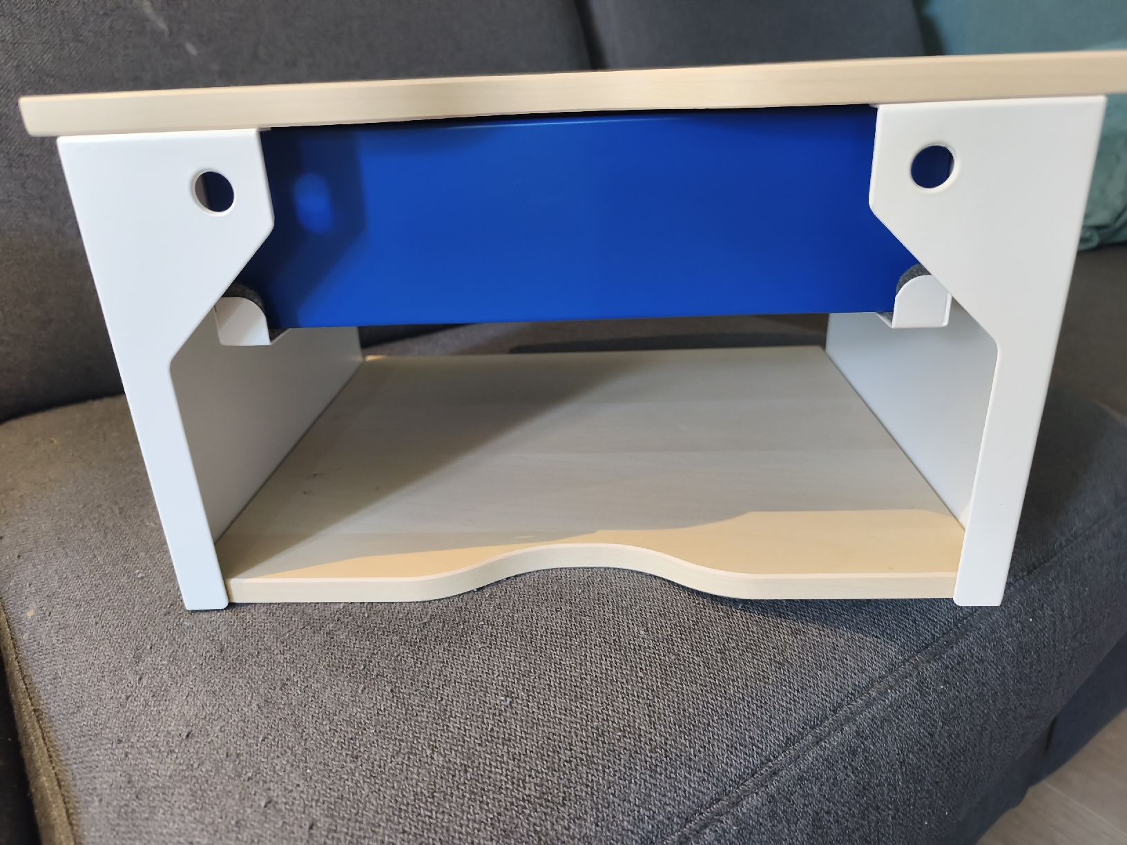 Ikea Tables de nuit: table de chevet à fixer au mur ikea – D'occasion à Orbe par don_ym8h 1