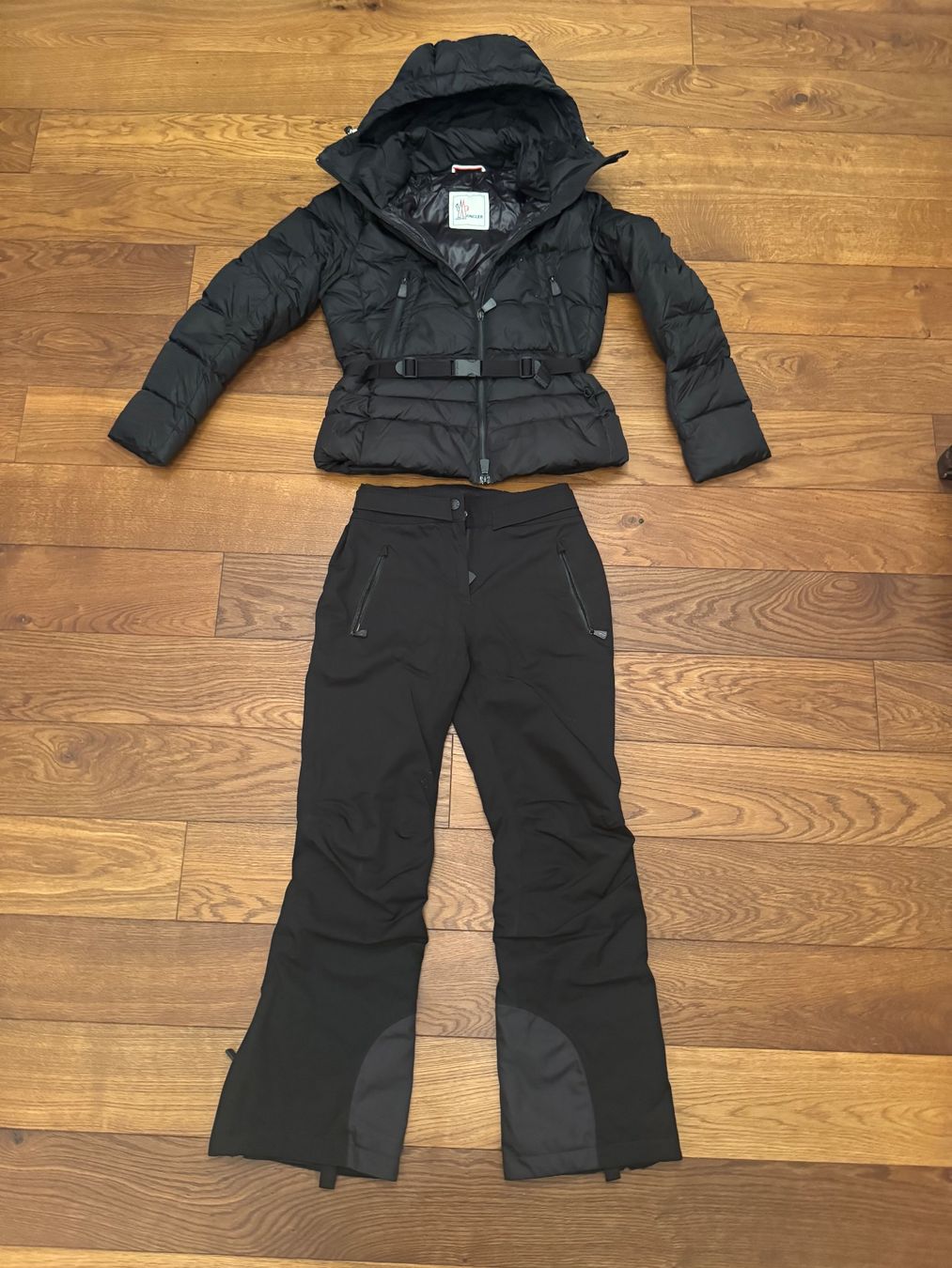 Anzüge & Kostüme: Moncler - Ensemble de ski - noir - Taille 2 – Gebraucht aus Zürich von odi_ldv8