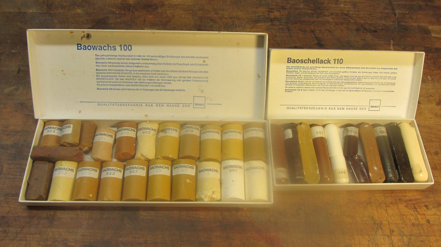 Tous les outils: Baowachs 100 und Baoschellack 110 je ein Sortiment – D'occasion à Hombrechtikon par tacho92