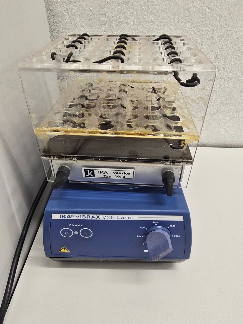 Tutte le macchine: IKA Vibrax VXR basic Typ VX 2 – Usato da Niederdorf venduto da LeptonAG_Labor 4