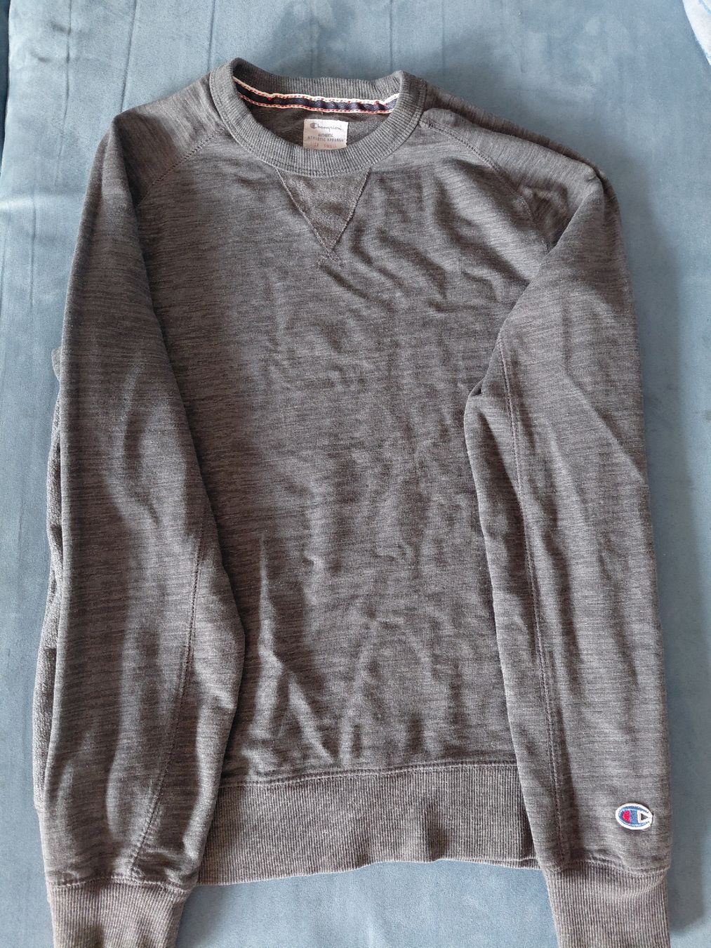 Champion Pullover & Sweatshirts: Champion Pullover grau Grösse S guter Zustand – Neu (gemäss Beschreibung) aus Rupperswil von sim_v6j9