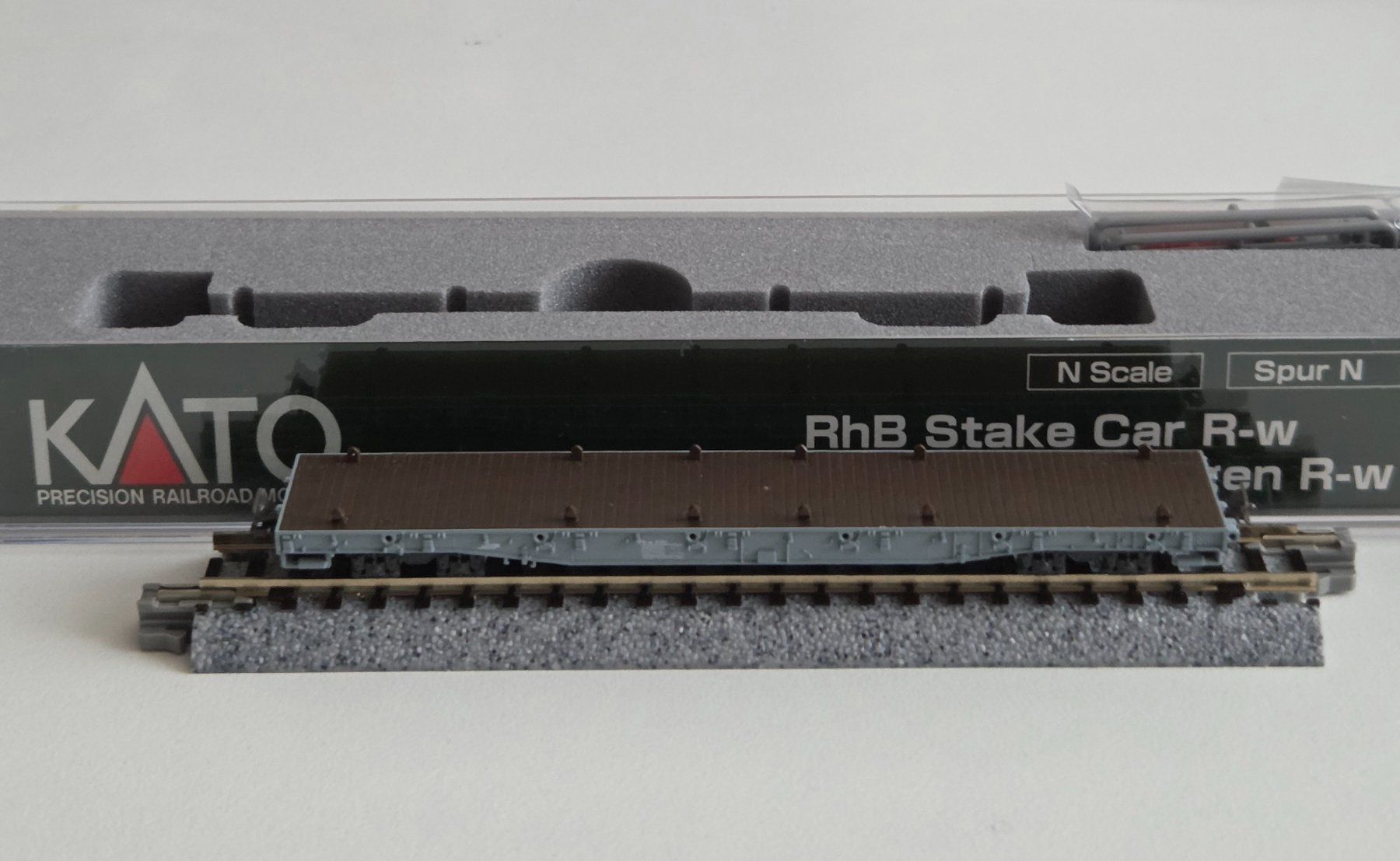 Kato Modellini di ferrovie: Rhb-Gleisbau-Trupp Kato N + Stapler – Nuovo e nell'imballaggio originale da Rorbas venduto da susinchen 1