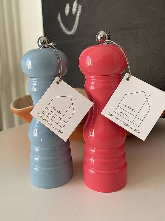 Elettrodomestici da cucina: NEU Scandi Home Salz/Pfeffermühle – Nuovo e nell'imballaggio originale da Luzern venduto da Camille6003