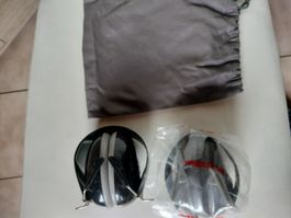 Zwei Gehörschütze mit Stoffsack