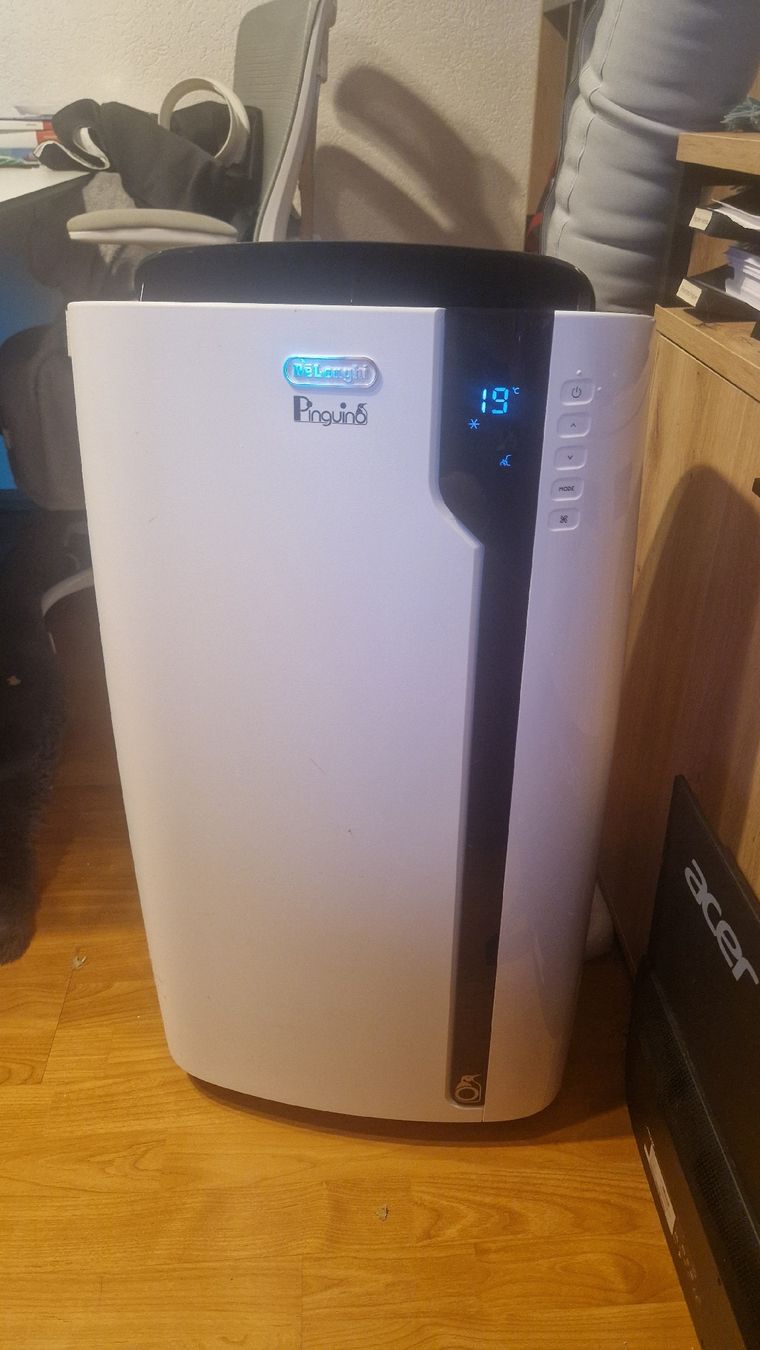 De'Longhi Condizionatori: ‼️Sofort verfügbar‼️Delonghi Pinguino mit Abluftschlauch. – Usato da Dulliken venduto da angel_mylife04