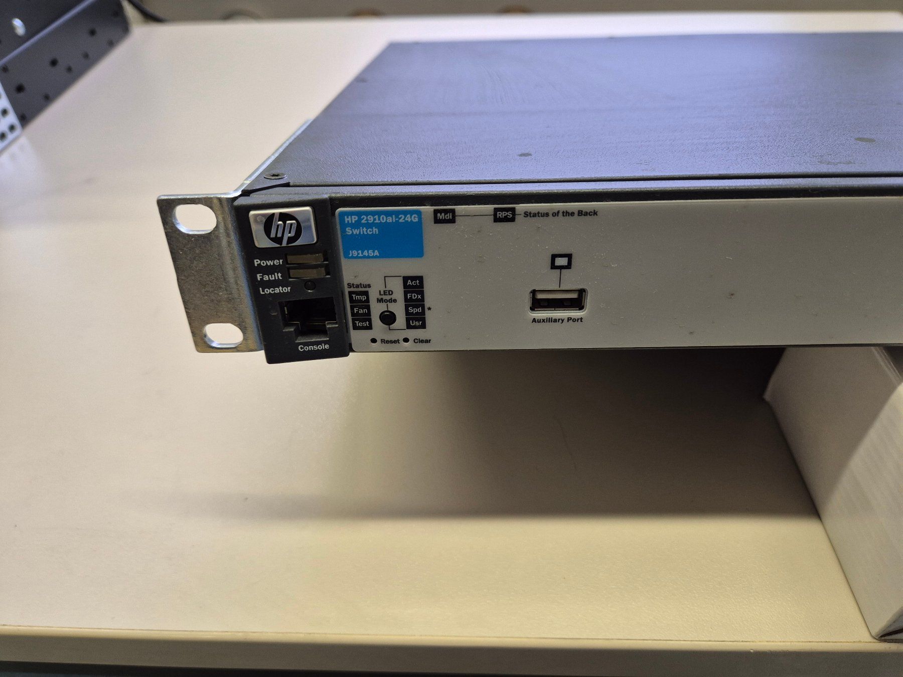 Hewlett Packard Hub & Switch: HP 2910al-24G Switch (J9145A) – Usato da Eichberg venduto da Odines