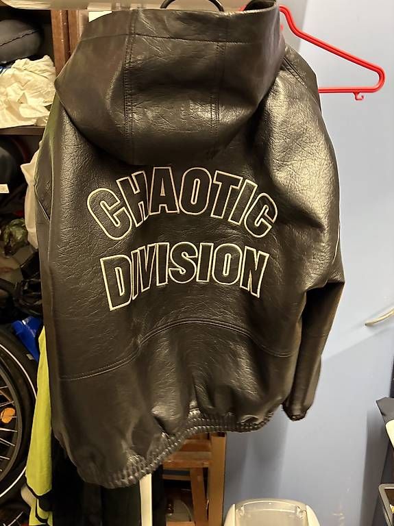 Giacche: Kunstleder Jacke mit Kapuze – Usato da Reinach BL venduto da aro_22f6 3