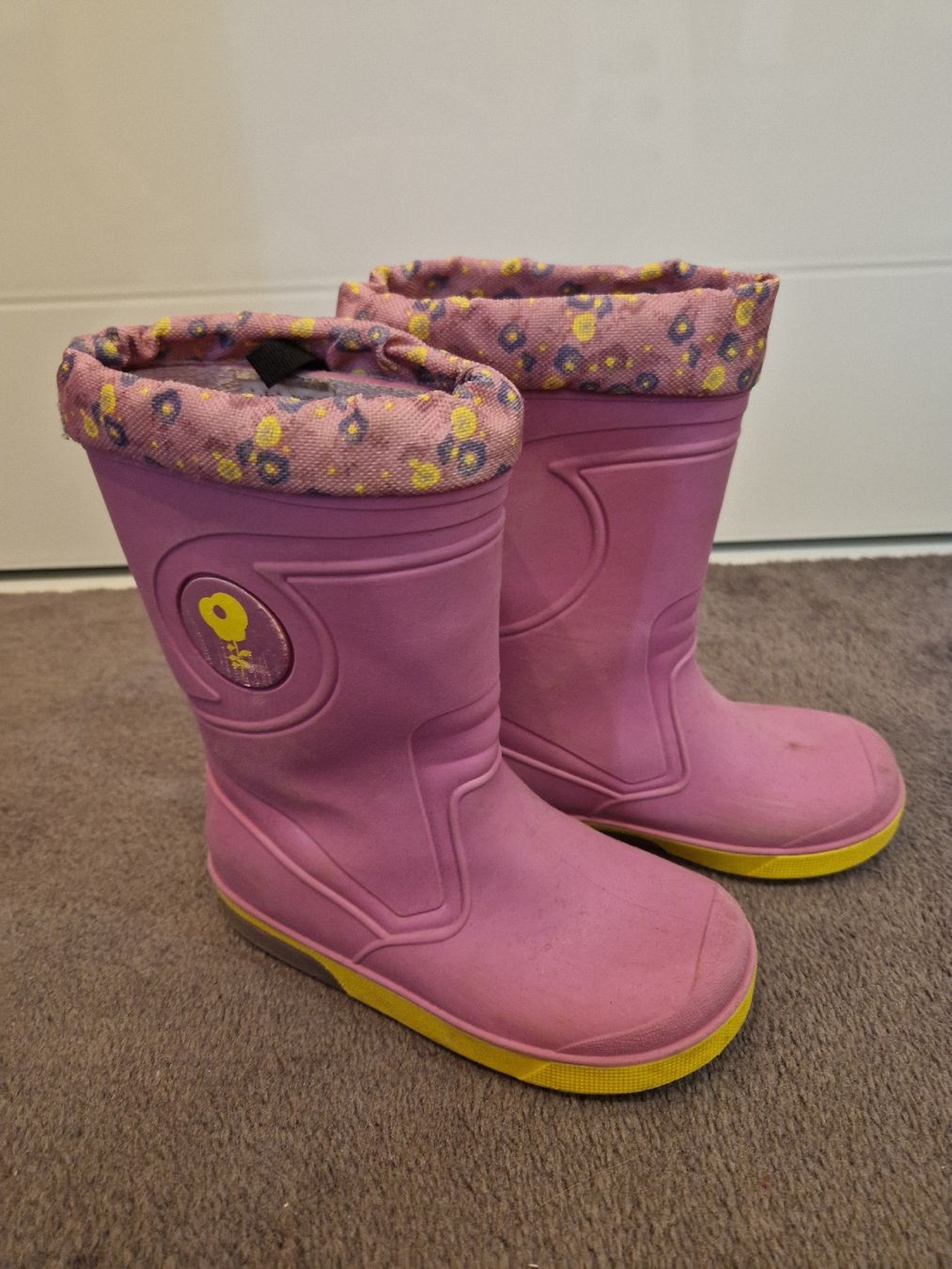 Scarpe per ragazze: Gummistiefel mit Blumenmuster Gr.26 – Usato da Kaisten venduto da Amore_Rio