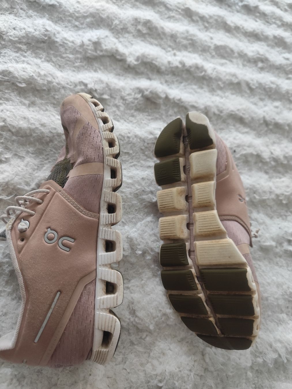On Scarpe da uomo: ON Cloud Sneakers 37.5 & 38.5 – Usato da Oberaegeri venduto da frappe5 5