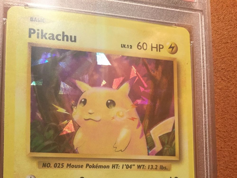 Pokémon Karte Pikachu 28/73 – Shining Legends Shattered Holo (Cracked Folie) Promo-Exklusiv