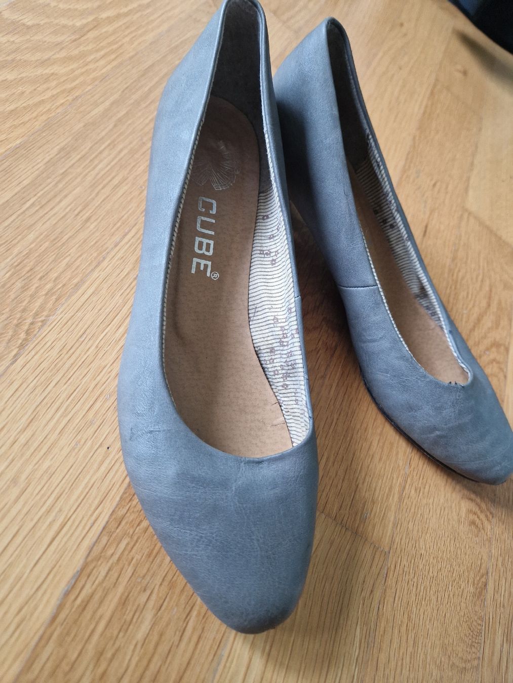 Scarpe da donna: Sommerschuhe mit kurzem Absatz – Usato da Liebefeld venduto da wen_5rdt