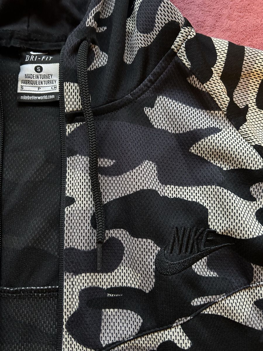 Nike Jacken: Nike Sweatjacke (Camouflage) – Neu (gemäss Beschreibung) aus Basel von Aysan9 2