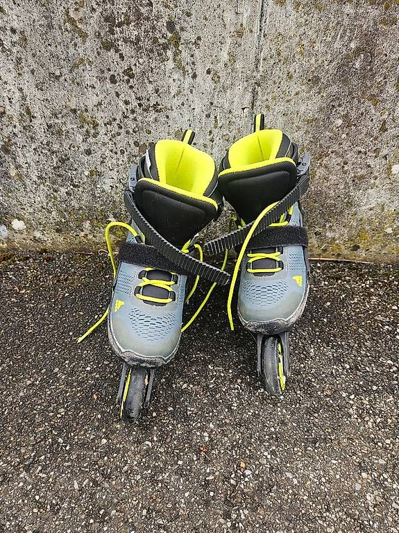 Inline-Skating & Rollschuhe: Rollerblades Kinder, Grösse 33,5 bis 36 – Gebraucht aus Freienwil von mar_5vqd 1