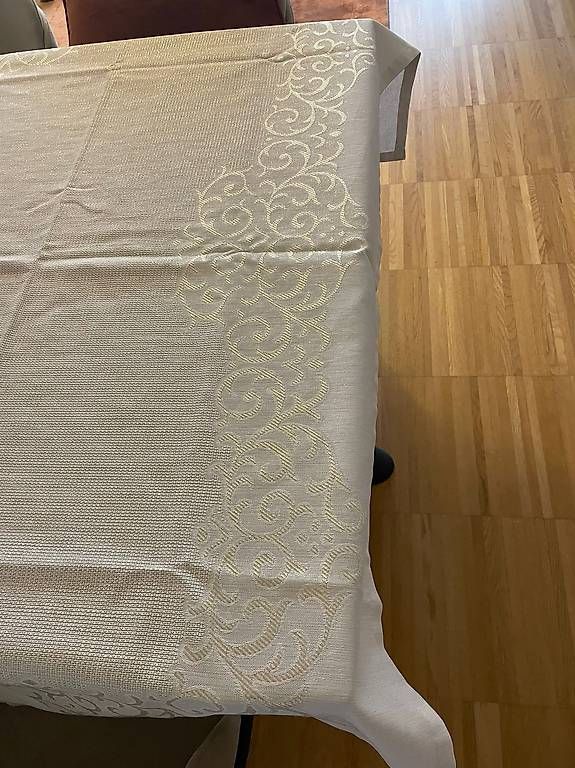 Decken: Tischdecke 220x160cm Gold – Gebraucht aus Solothurn von ers_t6vr 1