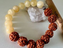 Kraft Armband Rudraksha & Calcit mit Silberperle - Unikat
