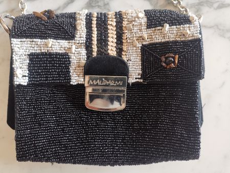 Maliparmi Crossbody Bag, üppig bestickt