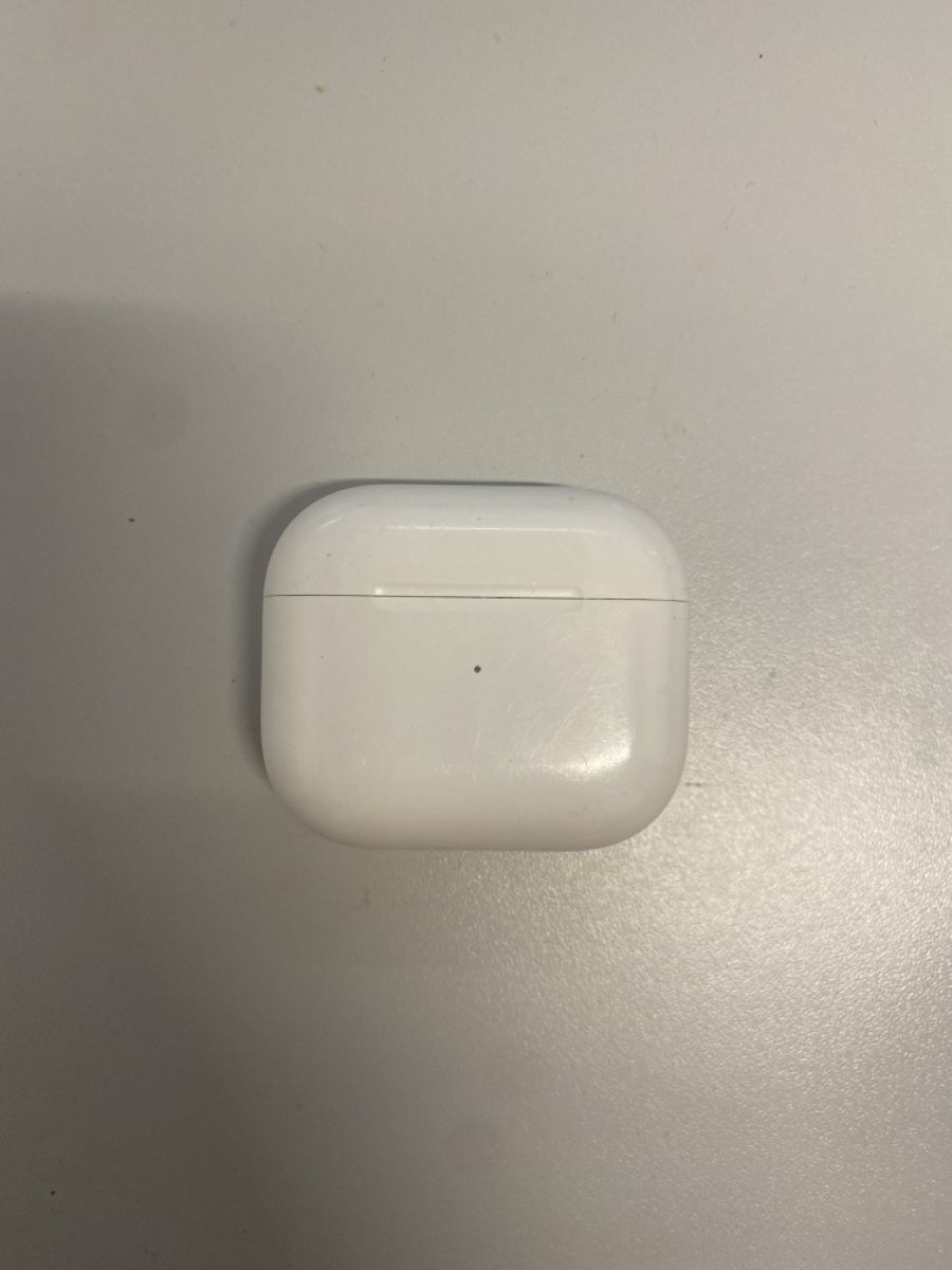 Apple Cuffie: AirPods 3 Boîtier de charge – Usato da Lausanne venduto da bea_hv2n
