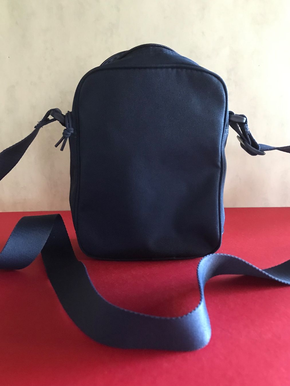 Borse da donna: Tasche robuste dunkelblaue Umhängetasche CONVERSE – Nuovo (secondo la descrizione) da Däniken SO venduto da allerlei54 8