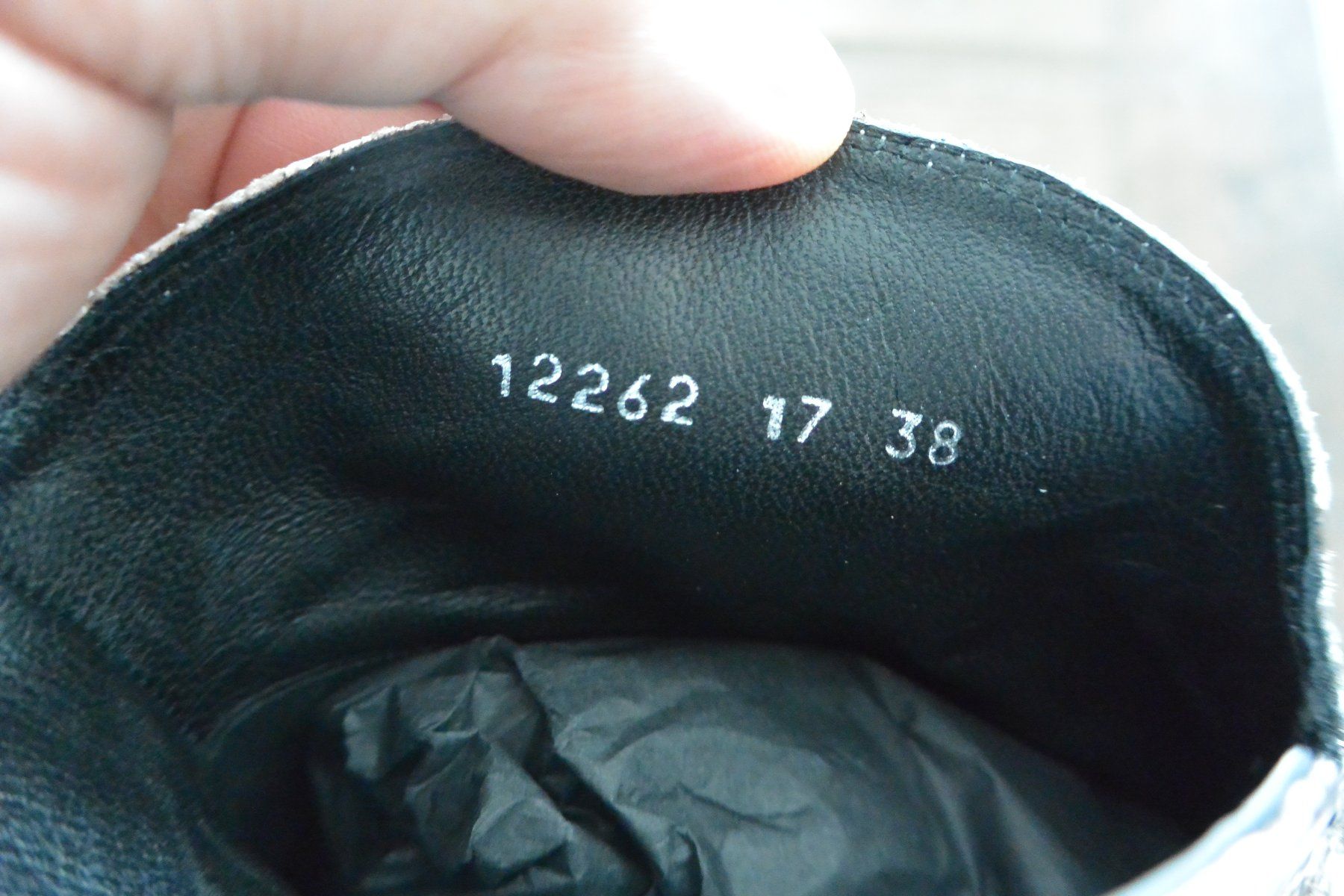 Damenschuhe: Stilvolle Absatzstiefeletten Damen  Schlangenmuster – Neu und originalverpackt aus Laupen ZH von Tremila 5
