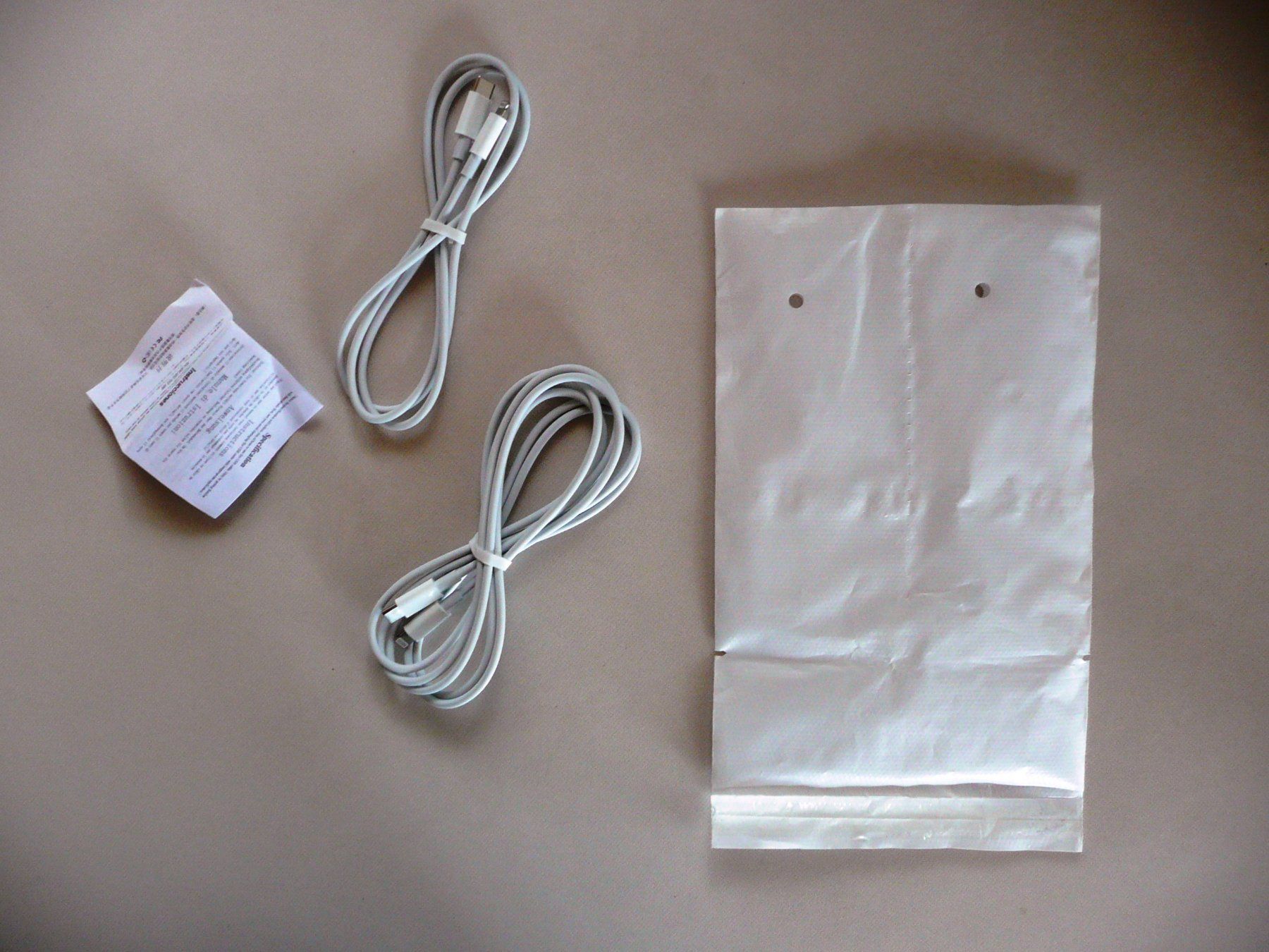 Apple Câbles: 2 Lightning-Kabel (1 & 2 Meter) mit USB-C-Anschluss – Neuf avec emballage d'origine à Zürich par zuerich00 3