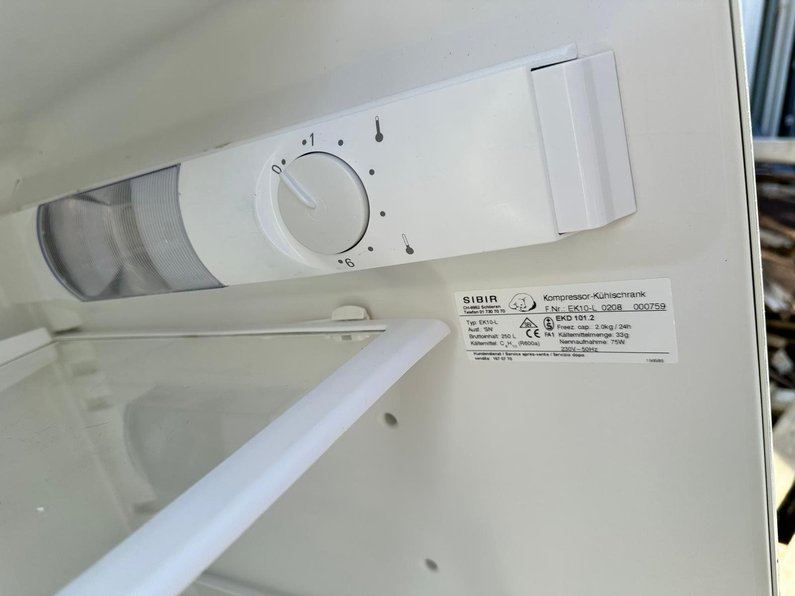 Frigoriferi: Kühlschrank Einbaukühlschrank SIBIR – Usato da Spreitenbach venduto da Space_X 4