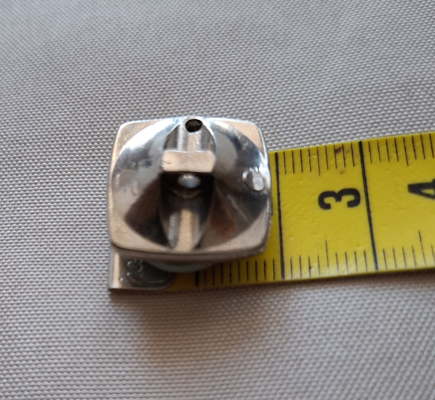 Bottoni: 1 Zierknopf in quadrat Form – Usato da Dietikon venduto da Hirschkopf 2