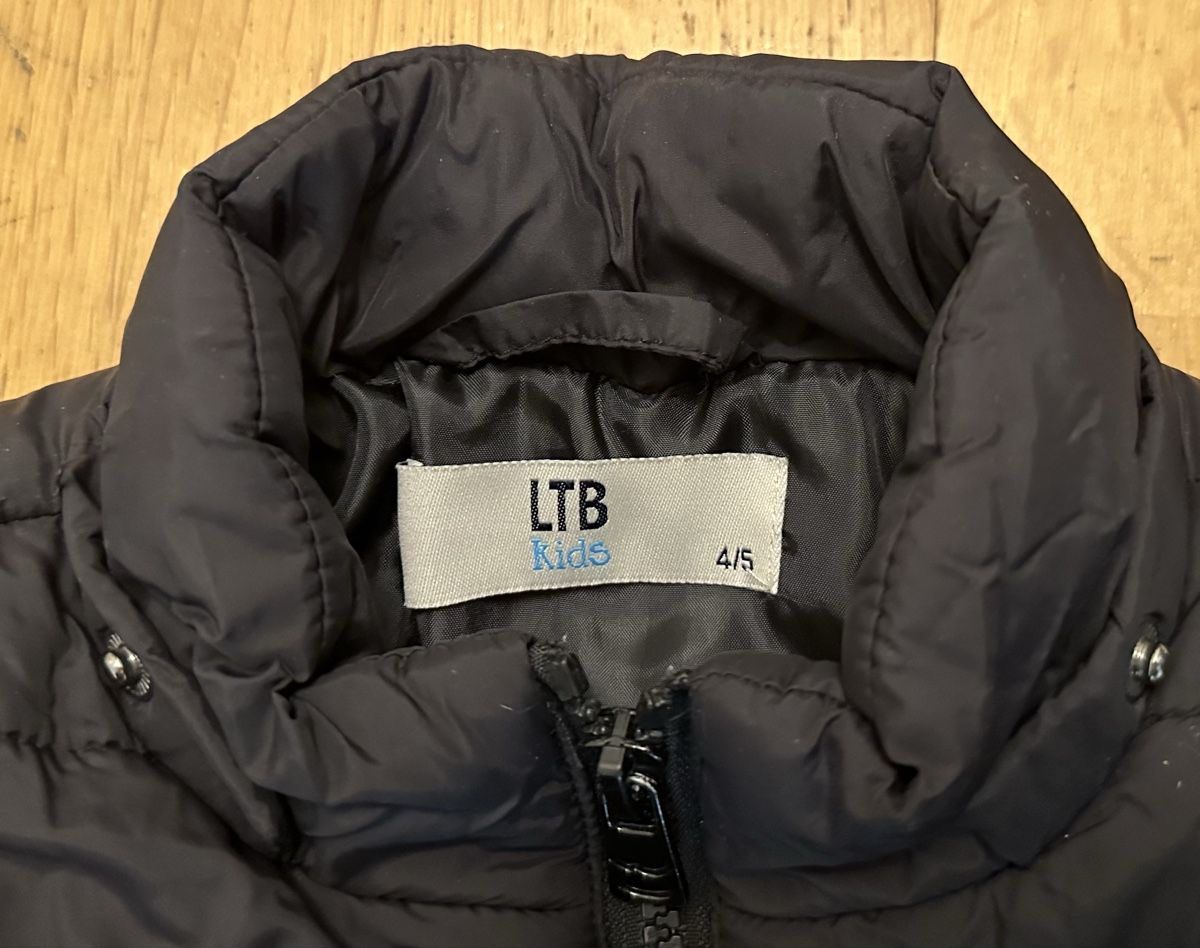 Giacche & Cappotti: Jacke 4 Jahre – Nuovo (secondo la descrizione) da Zürich venduto da Simon8032 1