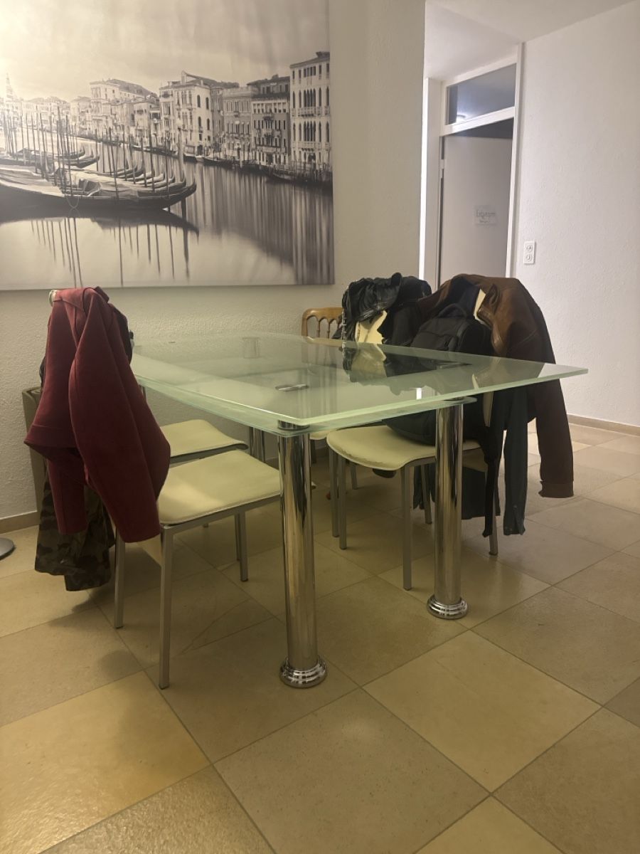 Tavoli: Glas Esstisch mit Chrom-Beinen – Usato da Zofingen venduto da Mellocco 2