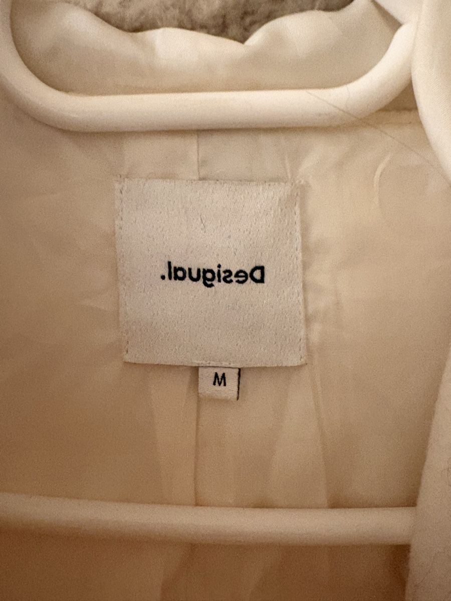 Desigual Cappotti: Manteau beige à capuche  – Usato da Cossonay-Ville venduto da lolita1977 2