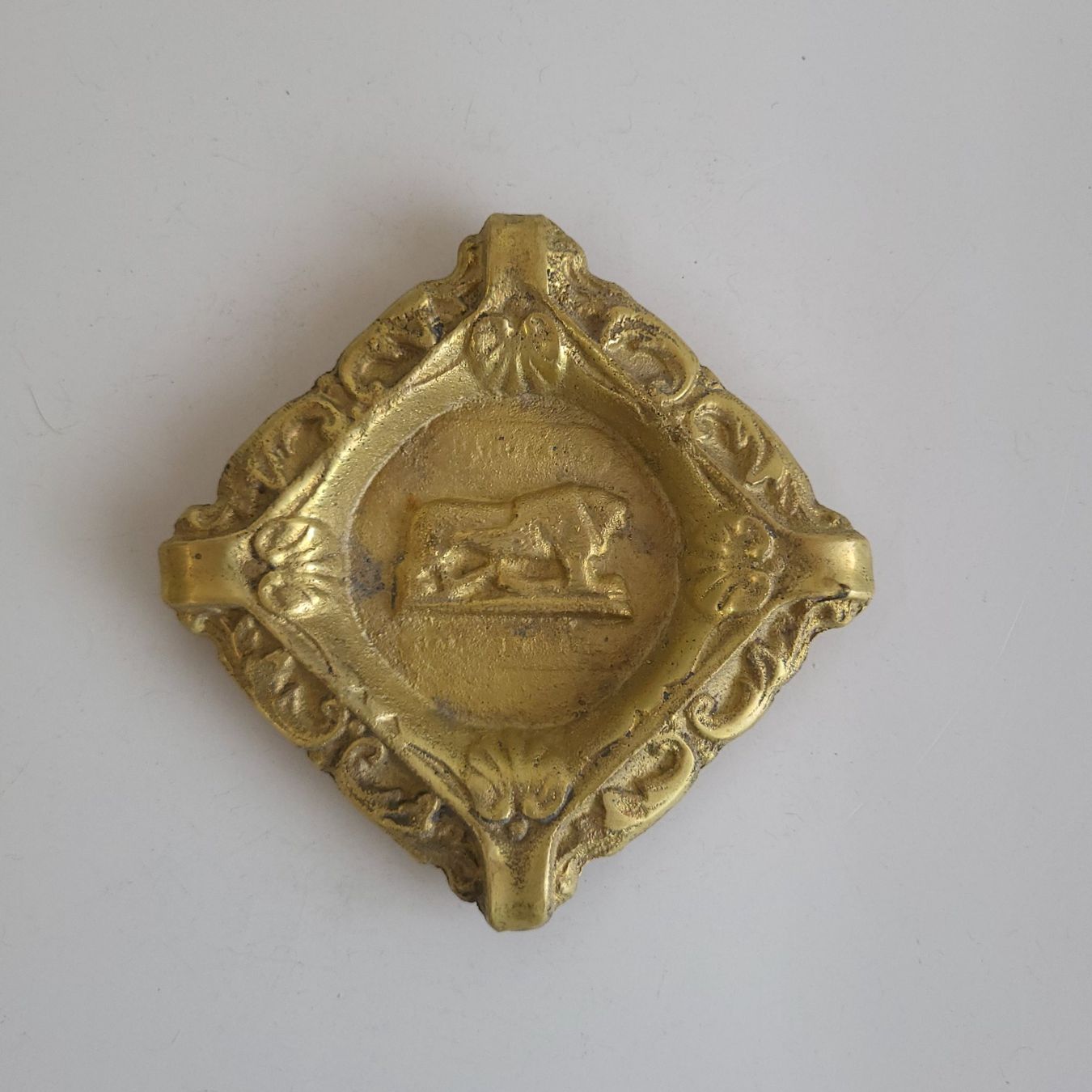 Aschenbecher: Frankreich / Kleine Bronze Ablage oder Aschenbecher mit Löwe – Gebraucht aus Savièse von qm2710 1