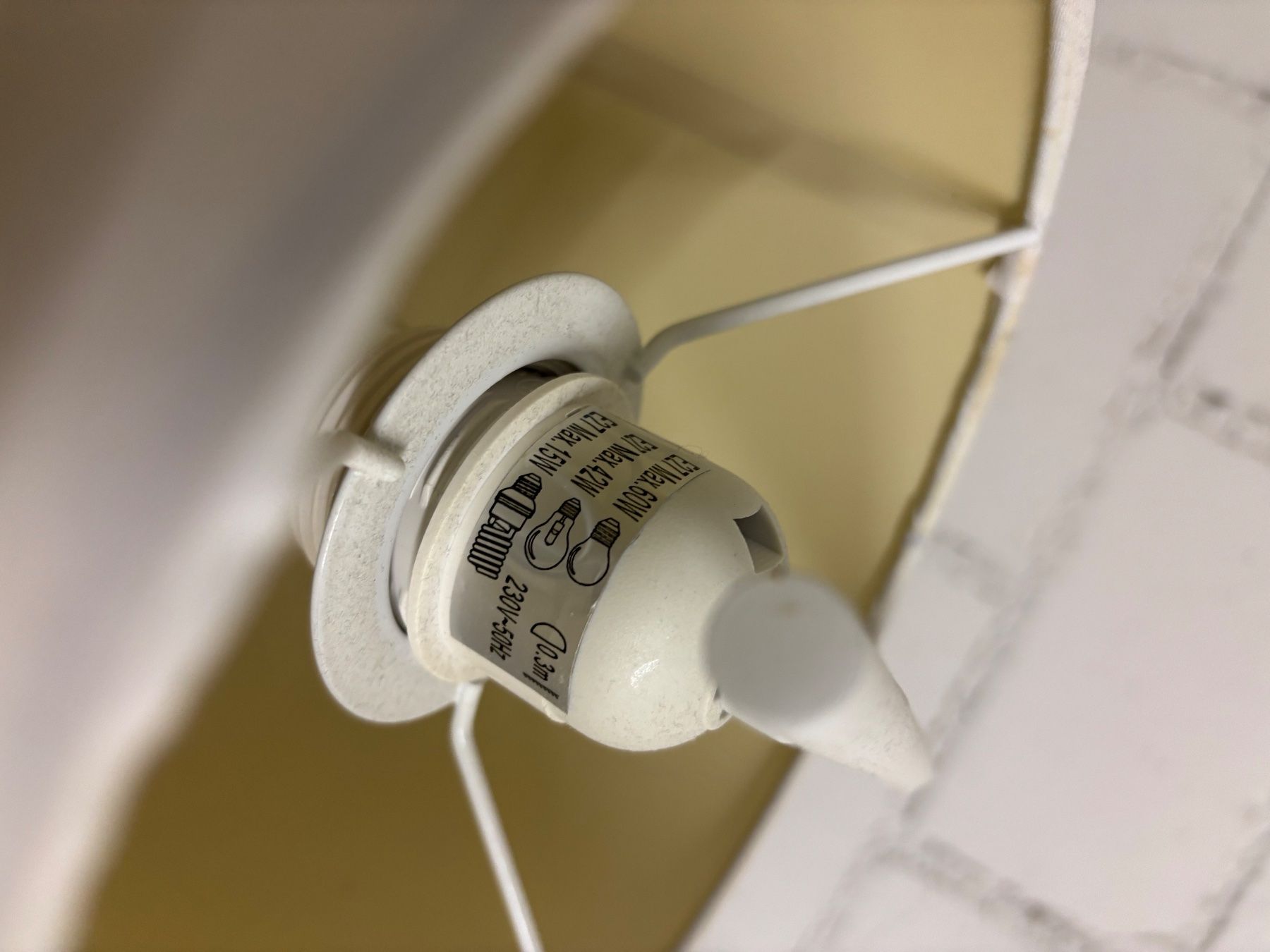 Ikea Lampade: Stehlampe in weiss von Ikea – Usato da Aarau venduto da reb_n9wz 1