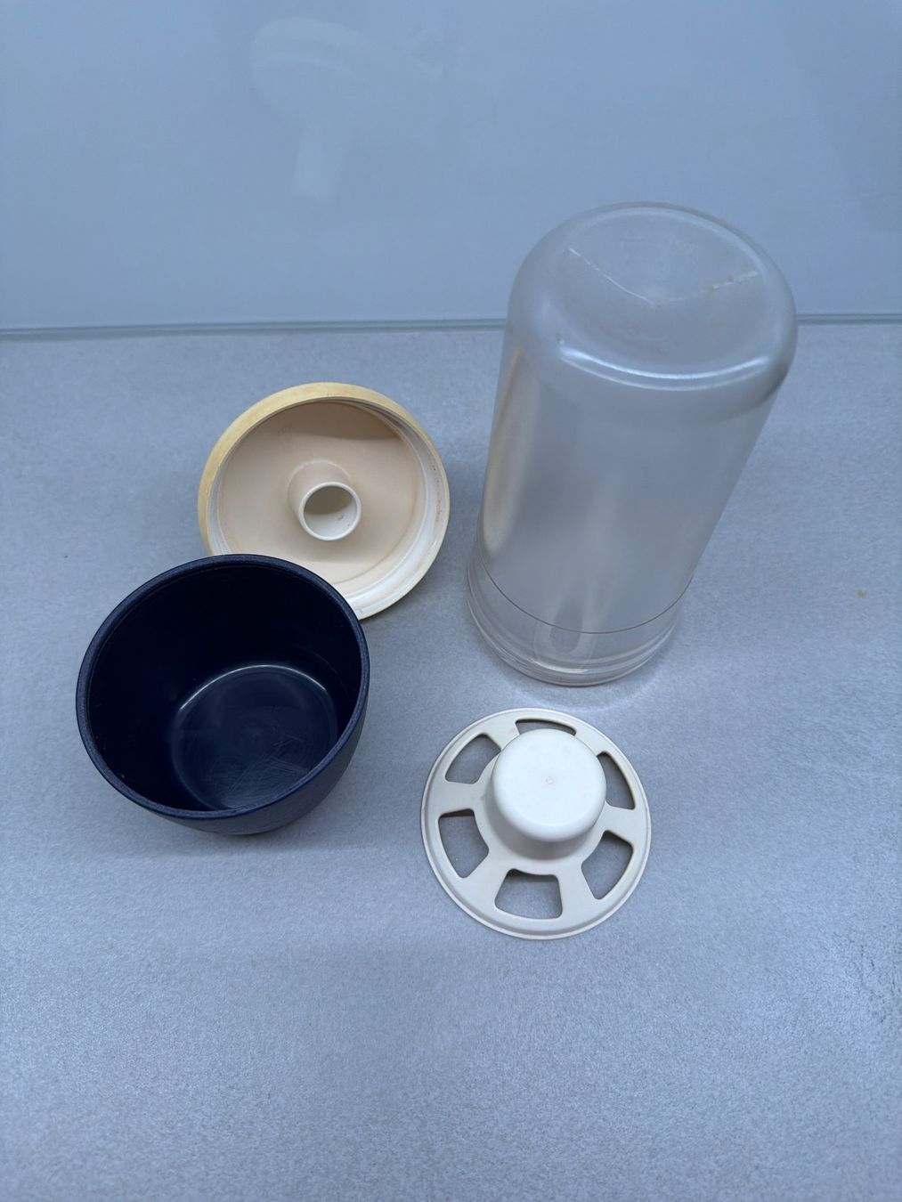 Tupperware Contenitori & Simili: Tupperware Allegra Shaker – Usato da Bülach venduto da Jackybabue 3