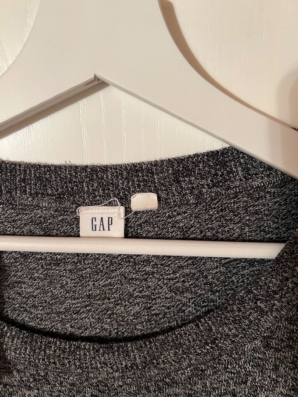 Gap Maglioni & Felpe: Pullover Gap grau meliert mit Seitenschlitzen gebraucht – Usato da Ruggell venduto da Malbuntiger01 1