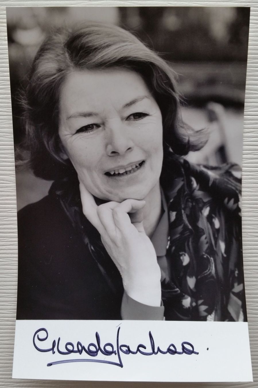 Autografi: Glenda Jackson, signiertes Original-Autogramm, 1992 – Usato da Oberriet SG venduto da Manick