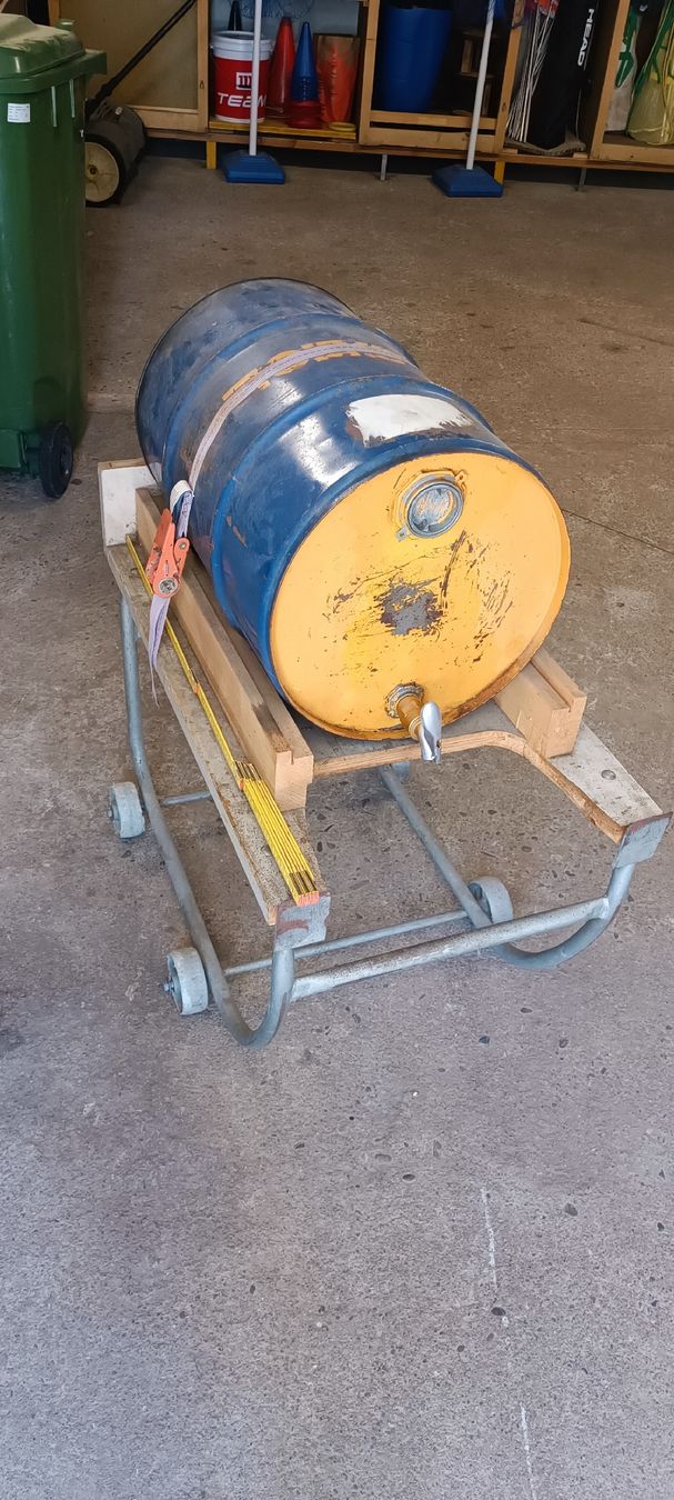 Accessori: Fass auf Rollwagen – Usato da Fribourg venduto da Gardien 1