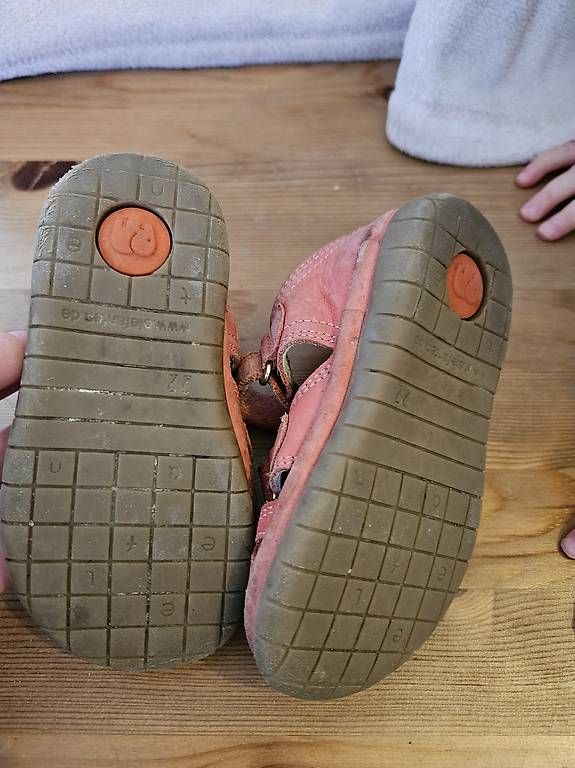 Scarpe per ragazzi: Sandalen Elefant Gr. 22 – Usato da Elfingen venduto da WhyWHY 2
